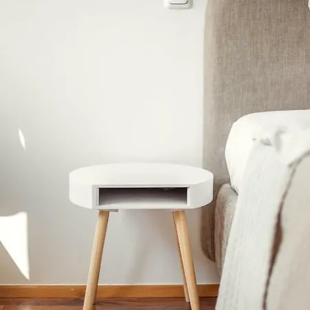 Apartman #stayhere - Spacious & Bright 1bdr Shopping District *